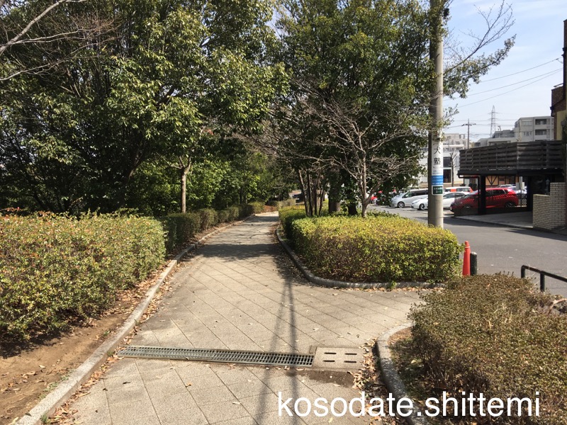 赤田西公園の遊歩道１