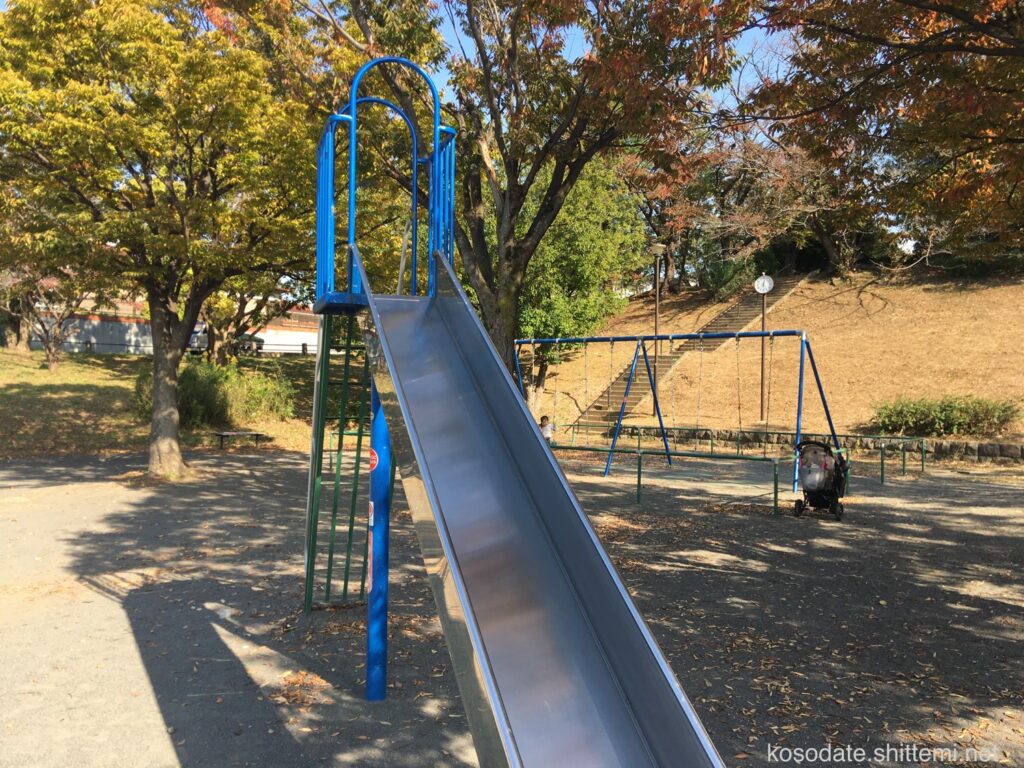 新石川公園　小さいすべり台