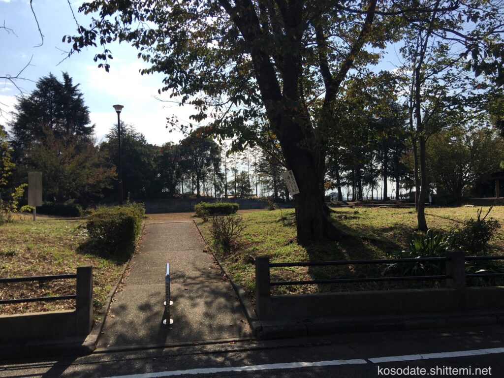 新石川公園　上段の入り口