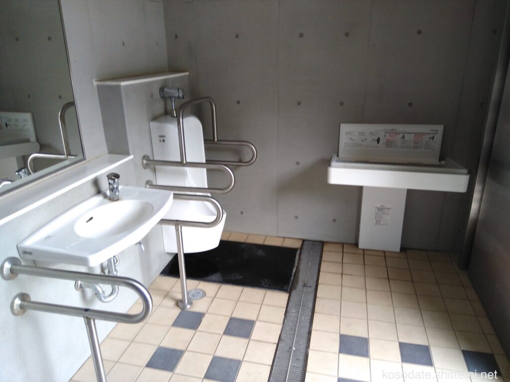 折田不動公園　トイレ