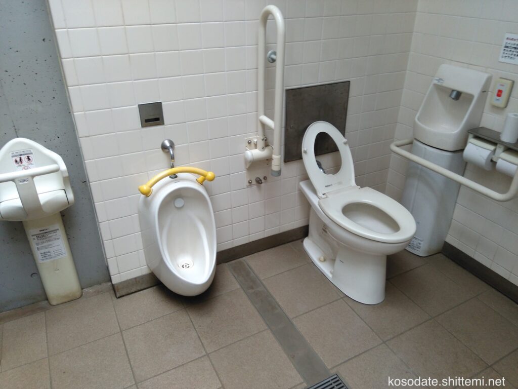 二子玉川公園　みどりの遊び場　トイレ